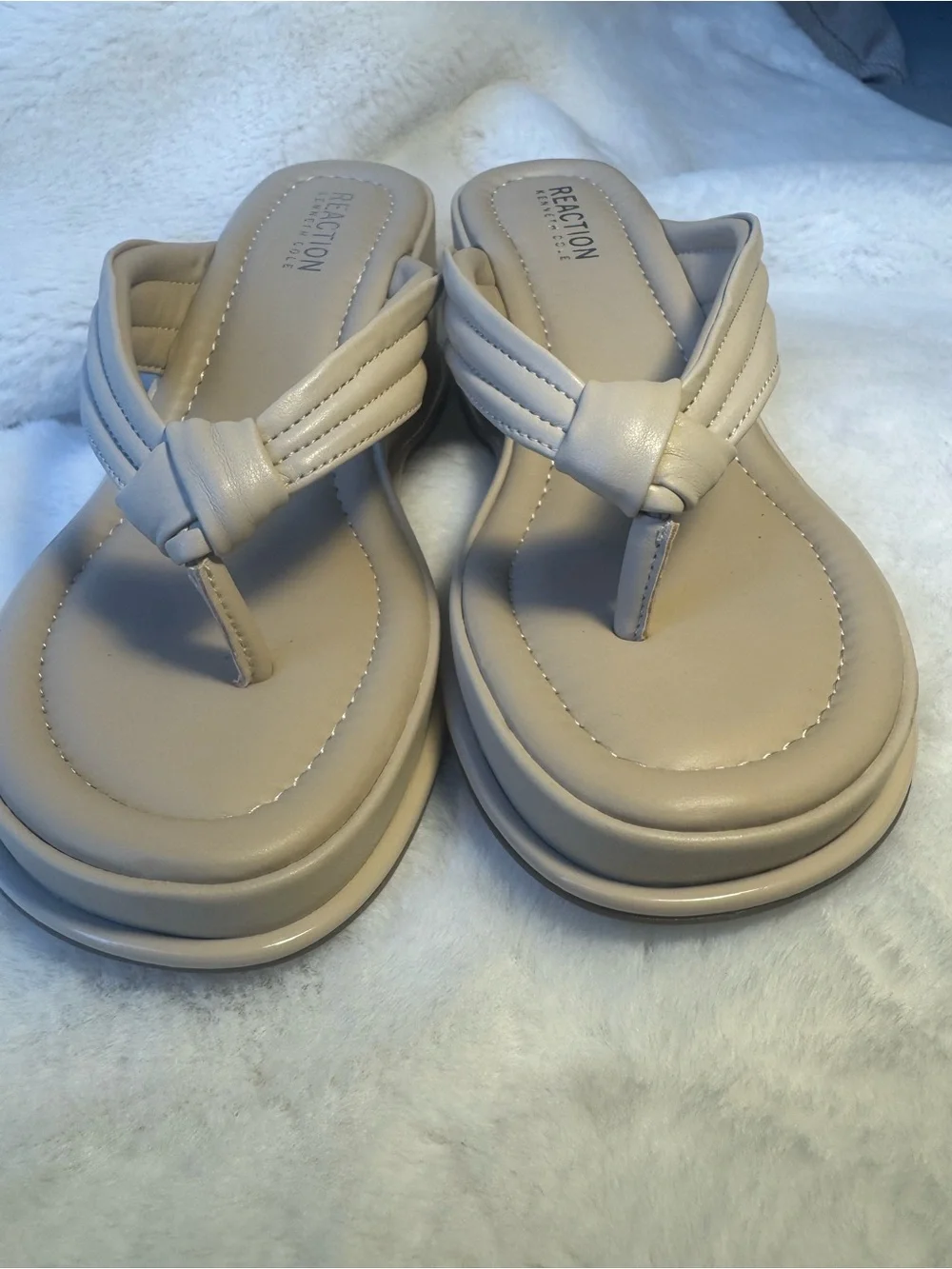 Reaction Kenneth Cole Women's Nude Wedge Thong Sandals Size 8